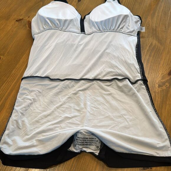 Solid black swimdress built in shorts one piece swimwear NWOT 3XL ruched shirred - Picture 10 of 10